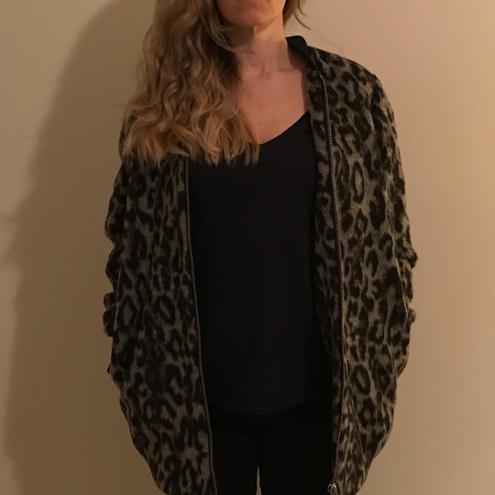 Aritzia Wilfred Free Leopard 🐆 print jacket from Aritzia